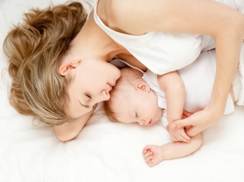 Chăm sóc mẹ sau sinh - hiện tượng giải phẫu và sinh lý sau sinh