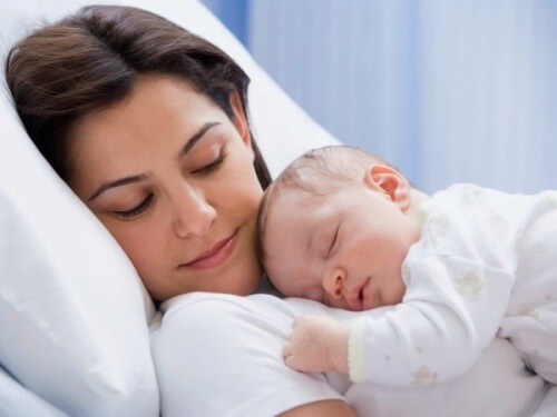 Cách chăm sóc cho mẹ hậu sản thường - chăm sóc bà bầu sau sinh