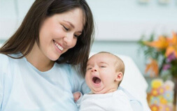 Những lưu ý khi chăm sóc mẹ sau sinh tại nhà