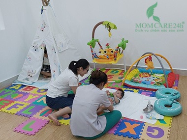 2. Bài học tương tác và kích thích phát triển các giác quan của bé