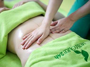 3) Massage bụng Y khoa đào thải sản dịch, co hồi tử cung
